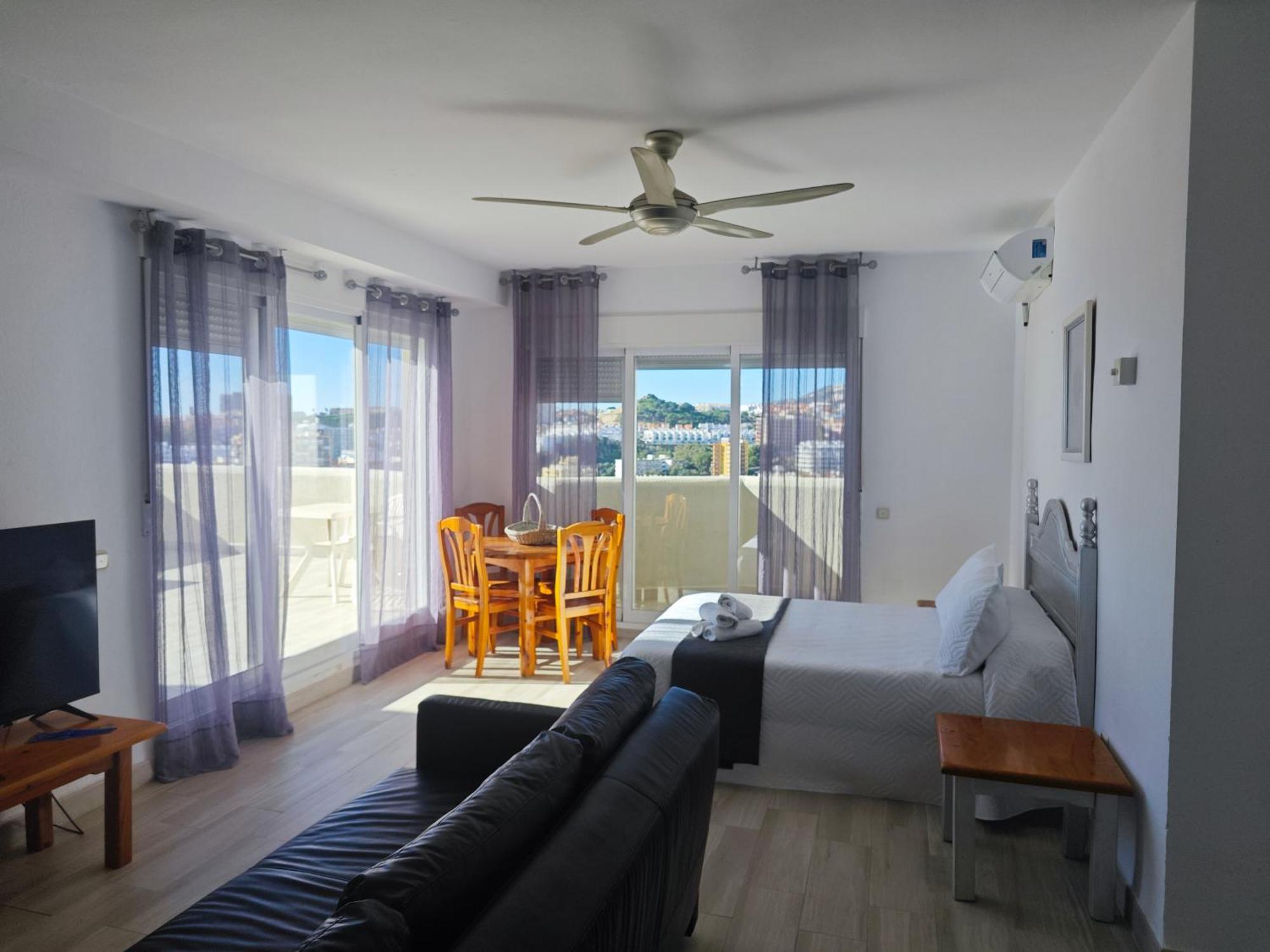 El Estudio De La Playa Benalbeach Vistas Al Mar Бенальмадена Екстер'єр фото